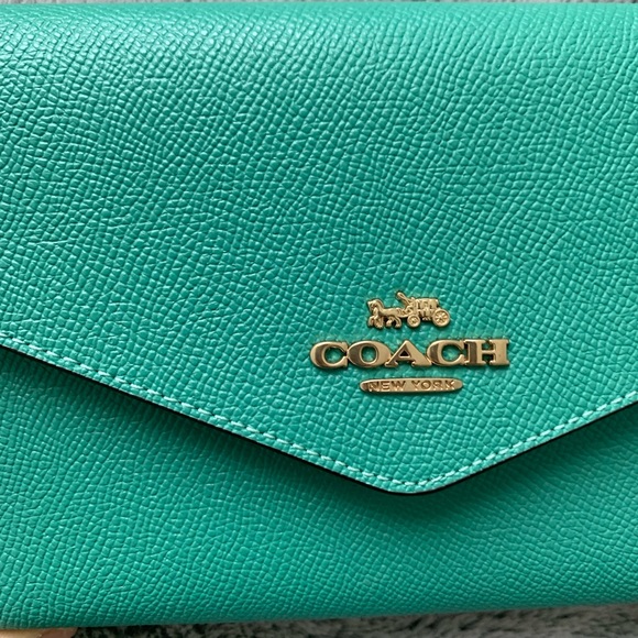 NWT Coach  Green Travel wallet - Picture 5 of 5